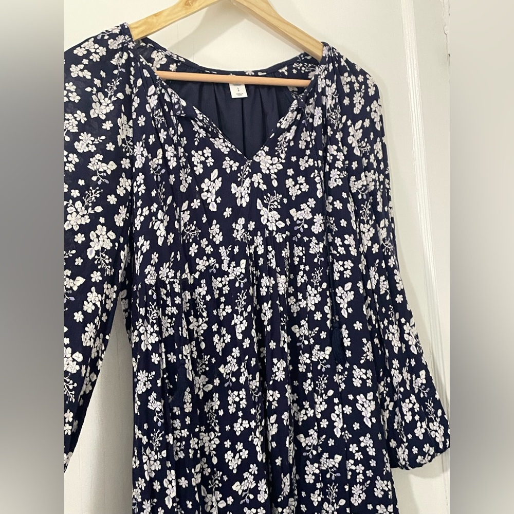 4/$20! Floral Navy and White Dress